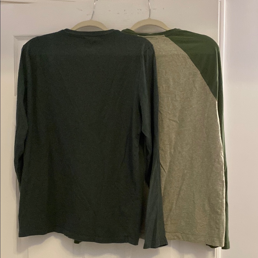 Banana Republic Green and Gray Long Sleeve Tees Super Soft sz L Set of 2 - Picture 8 of 11